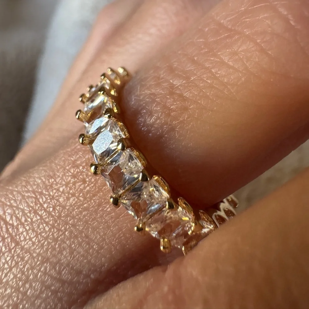 Elegant Gold tone Women's Ring size 7